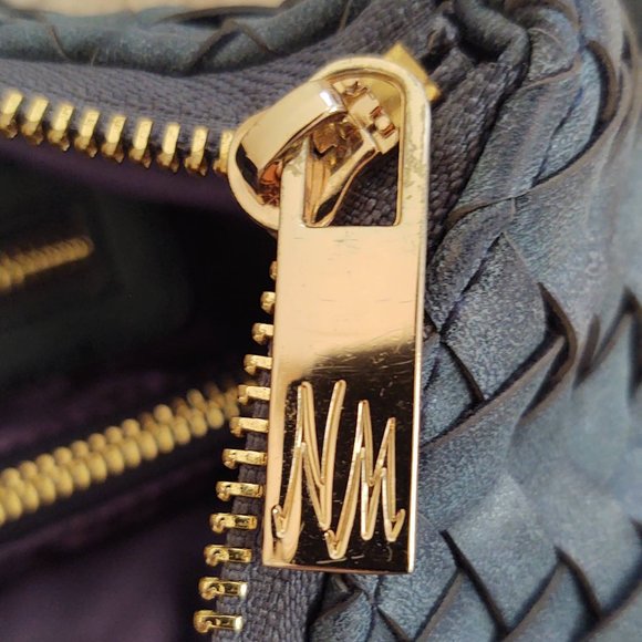 Neiman Marcus Convertible Shoulder Bag Backpack Faux Leather Woven Blue Gold - Picture 8 of 9